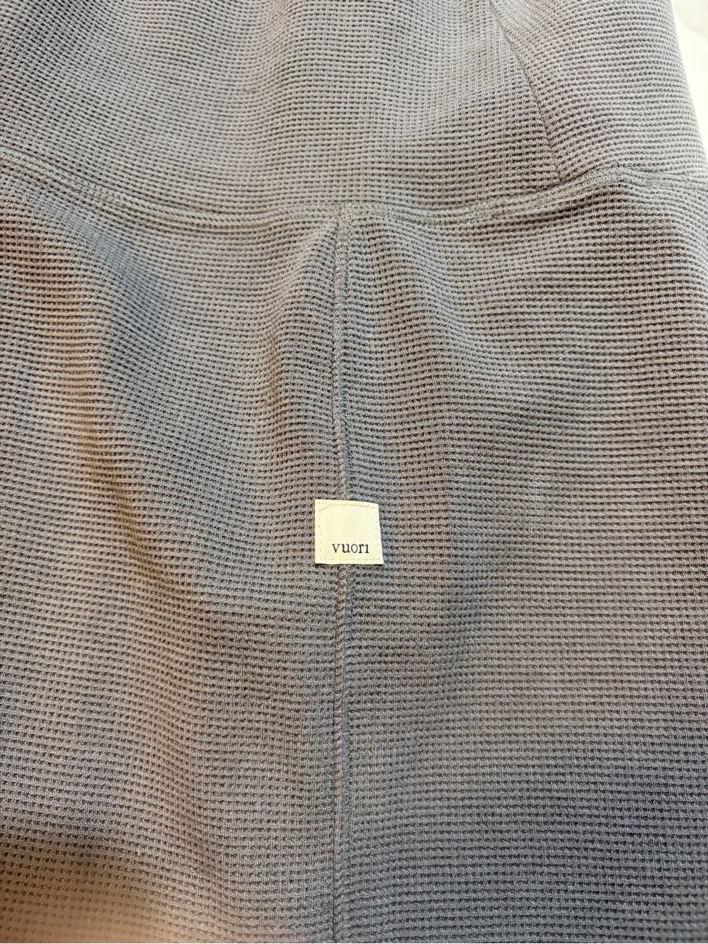 Vuori Women's Gray Textured Leggings - Picture 3 of 5
